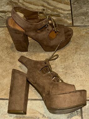 Indigo Rd Ebonee Faux Suede Platform Lace Up Boho Heeled Sandals Sz 7M
